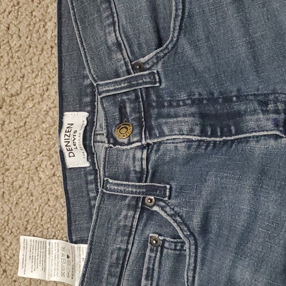 Men's Levi's - Picture 2 of 3